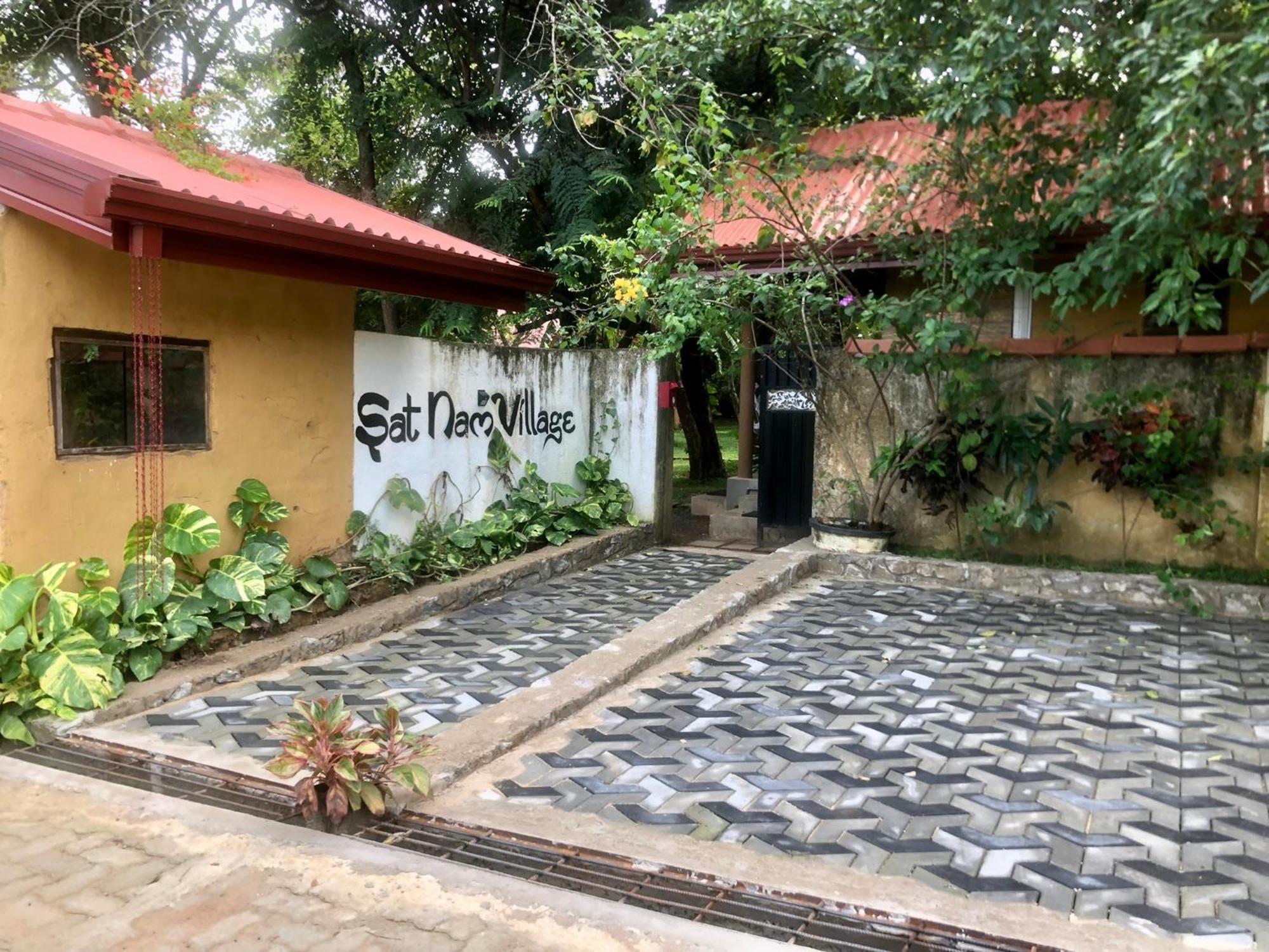 Sat Nam Village Eco-Hotel Sigiriya Dış mekan fotoğraf